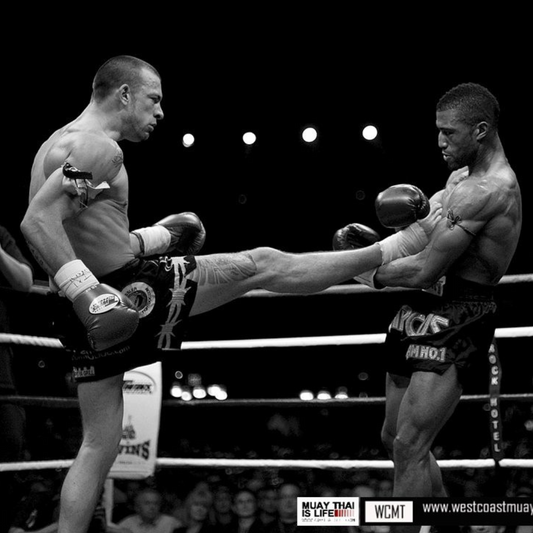 Comment maîtriser le teep en Muay Thaï grâce à notre programme d'entraînement ?